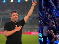 El regreso del Chacho Coudet a Racing: placa, reconocimiento y una ovación inesperada en el Cilindro. El regreso del Chacho Coudet a Racing: placa, reconocimiento y una ovación inesperada en el Cilindro.