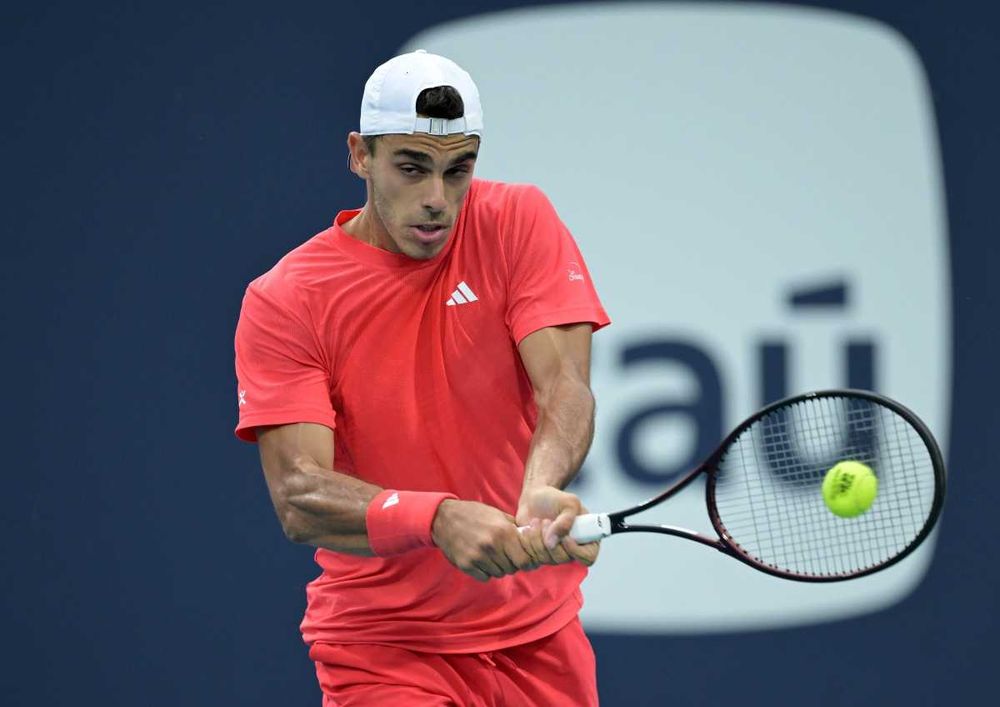 El tenista argentino Francisco Cerundolo (23°) se enfrentó este miercoles con el bulgaro Grigor Dimitrov (14°), por los cuartos de final del Masters 1000 de Miami.