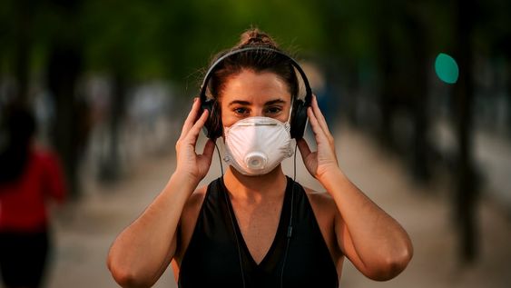 La OMS anunció que los barbijos con válvulas no son efectivos para prevenir el coronavirus