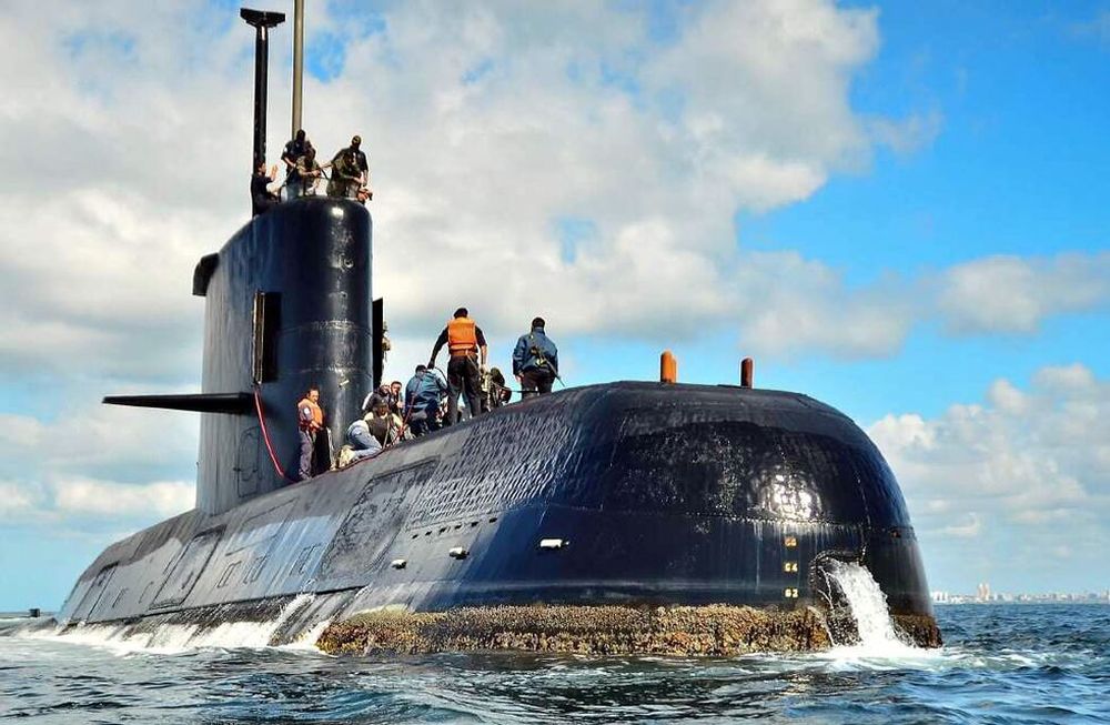 En un clima  tenso, Defensa desplazó al jefe de la Armada
