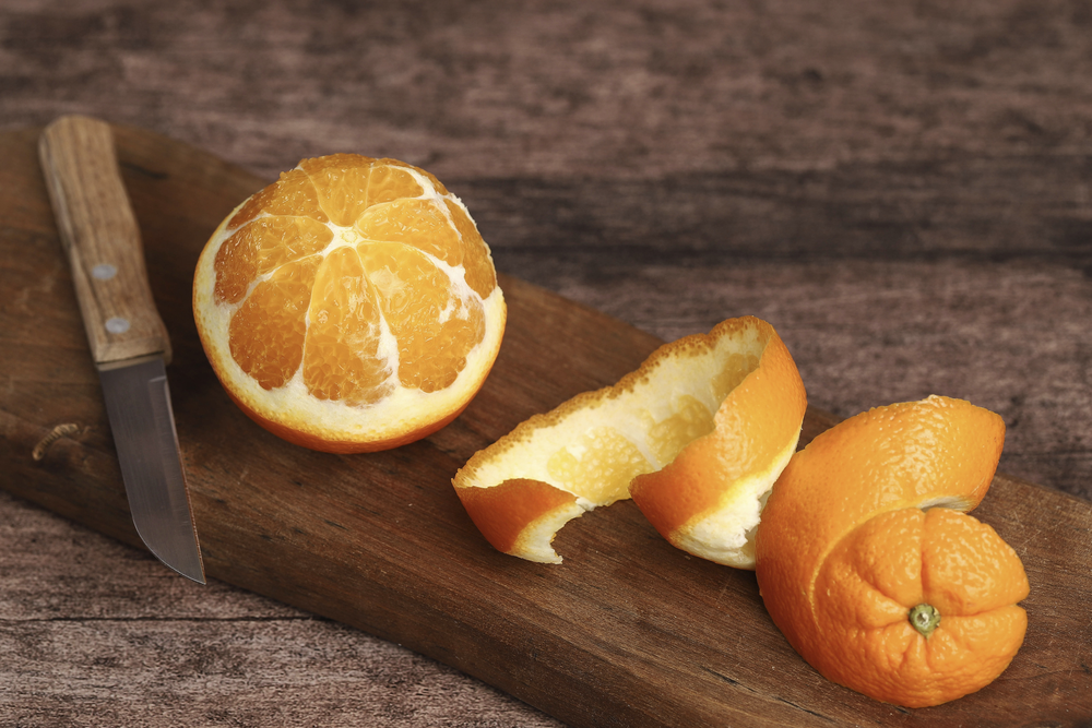 Hacelo una vez y no vas a parar: el truco con cáscara de naranja que deja todo perfumado