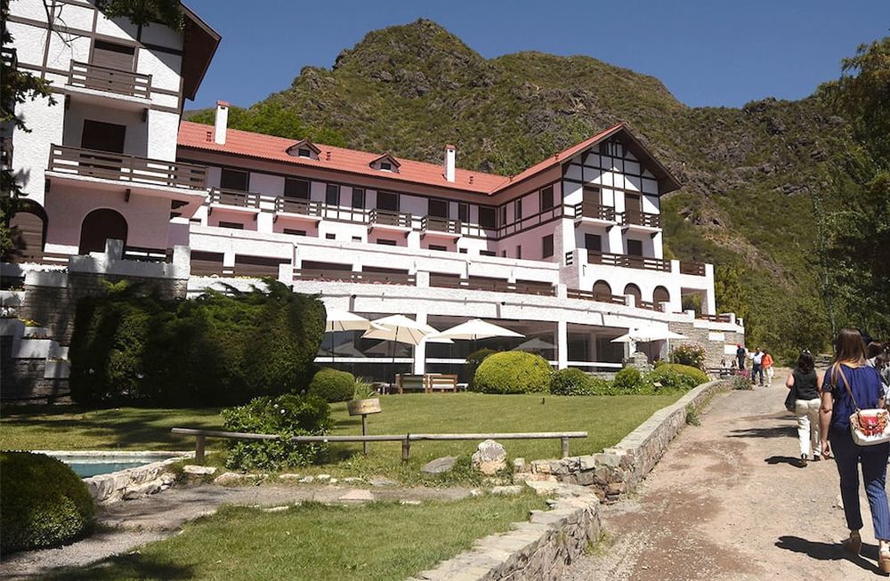 Villavicencio Fachada Hotel