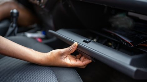 El lugar correcto del auto reduce multas y protege documentos importantes siempre.