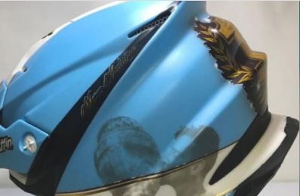 Manuel Andújar defenderá su título en esta nueva edición del Dakar, con casco a estrenar cuyas imágenes hacen alusión a los Campeones de América en fútbol.