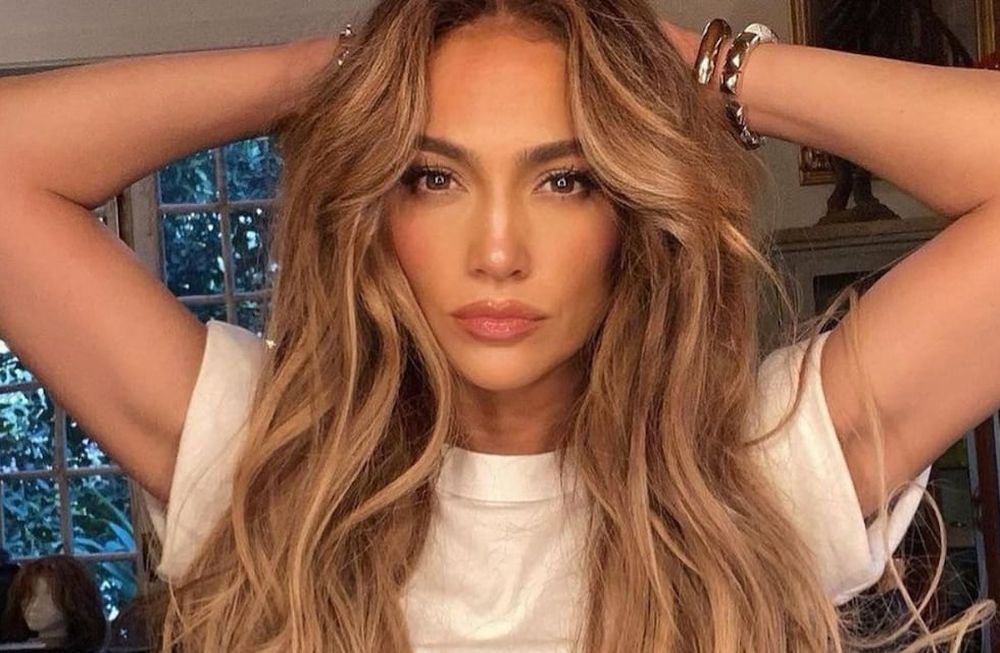 Jennifer Lopez modelando. / Instagram