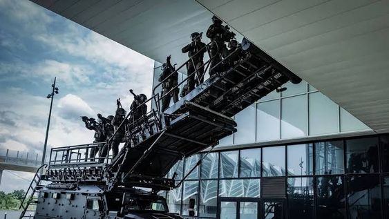 Tiene solo 6 capítulos: la miniserie de acción militar que lidera el ranking de Netflix