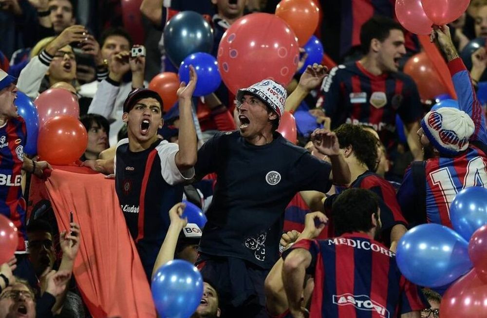 Fotogalería: los hinchas Cuervos tuvieron su fiesta pese a la derrota