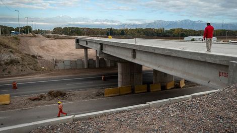 Los Andes | Variante Palmira.Con la variante Palmira, se podrán desviar los vehículos de carga pesada que circulan por la Ruta 7 con dirección a Chile, sin tener que atravesar calles o avenidas del Gran Mendoza.Foto: Ignacio Blanco / Los Andes