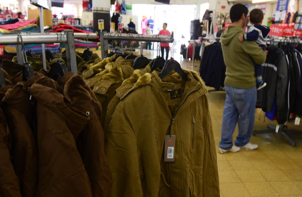 La ropa de temporada llega con subas de hasta el 25%
