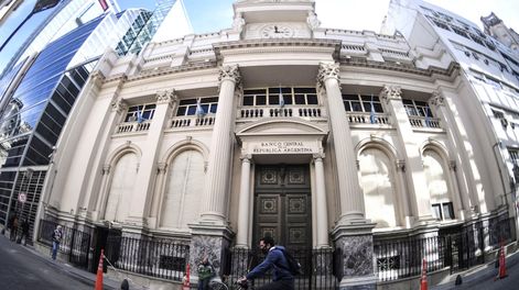 Los Andes | ID:4880420 Telam, Buenos Aires, 24 de septiembre de 2020: El Banco Central de la República Argentina (BCRA) dispuso hoy que las transferencias de cuentas nominadas en moneda extranjera puedan cursarse sin necesidad de validación previa, una reglamentación