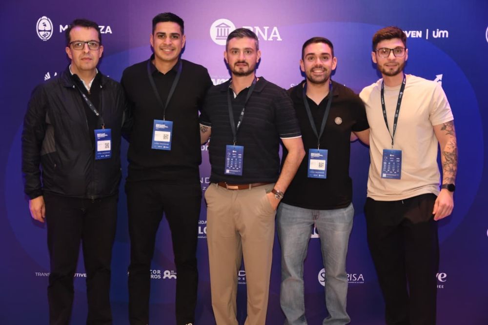 Arnaldo Isuani, Emanuel Bustos, Juan Ignacio Victoria, Fabián Pérez y Maximiliano Rodríguez, en el Bootcamp Empresarial 2026. 