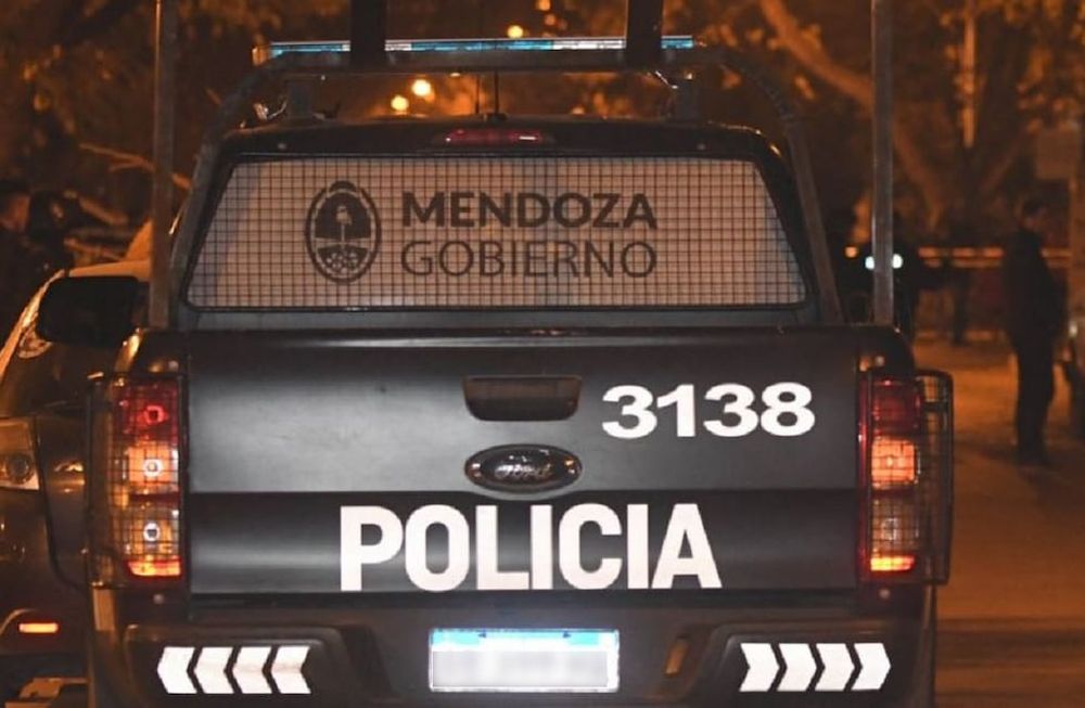 Le robaron el auto cuando llegaba a su casa en Guaymallén y apareció en Las Heras