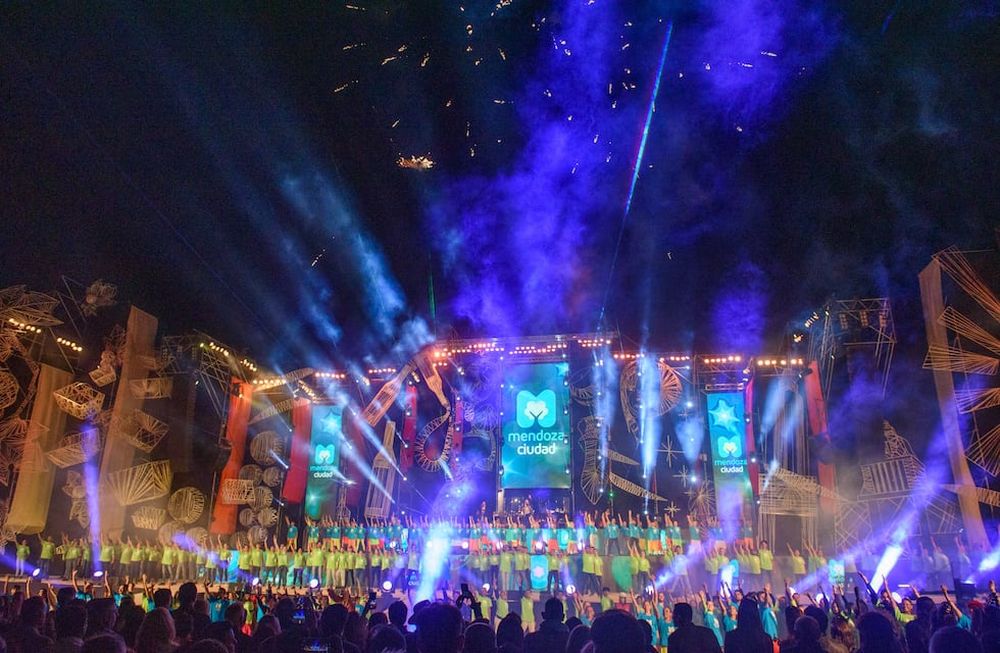 En una imponente noche, la Ciudad celebró una Vendimia espectacular