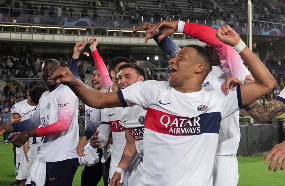 Kylian Mbappe del Paris Saint-Germain celebra al final del encuentro de vuelta de los cuartos de final de la Liga de Campeones ante el Barcelona. / Gentileza.