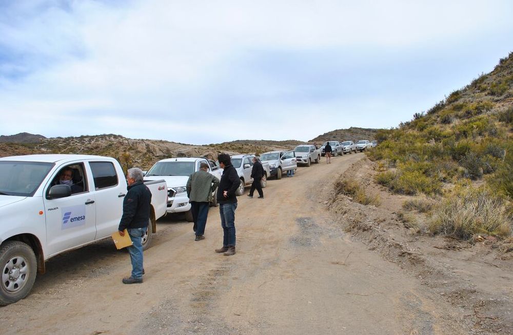Emesa proveyó arreglos de máquinas y suministros de equipos a Vialidad Provincial para facilitar la apertura de 30 km de camino nuevo.