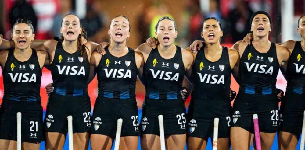 Las Leonas celebran la conquista del Mundial de hockey sobre césped tras vencer a Países Bajos en la final disputada en Amstelveen.