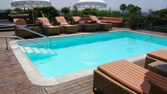 ¿Cómo mantener piletas de material y de plástico?