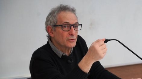 Daniel Korinfeld es especialista en suicidio y autolesiones en infancias y adolescentes. Asesora instituciones educativas para el abordaje de la problemática. Foto: Unidiversidad.