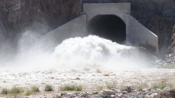 Esta tarde habrá una nueva limpieza del Dique Potrerillos y piden uso responsable del agua, ya que podría faltar. / archivo Los Andes