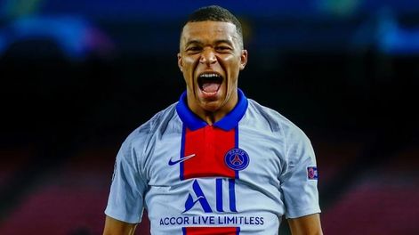 El francés Mbppé, crack total y figura indiscutida del partido al convertir tres goles. / Gentileza.