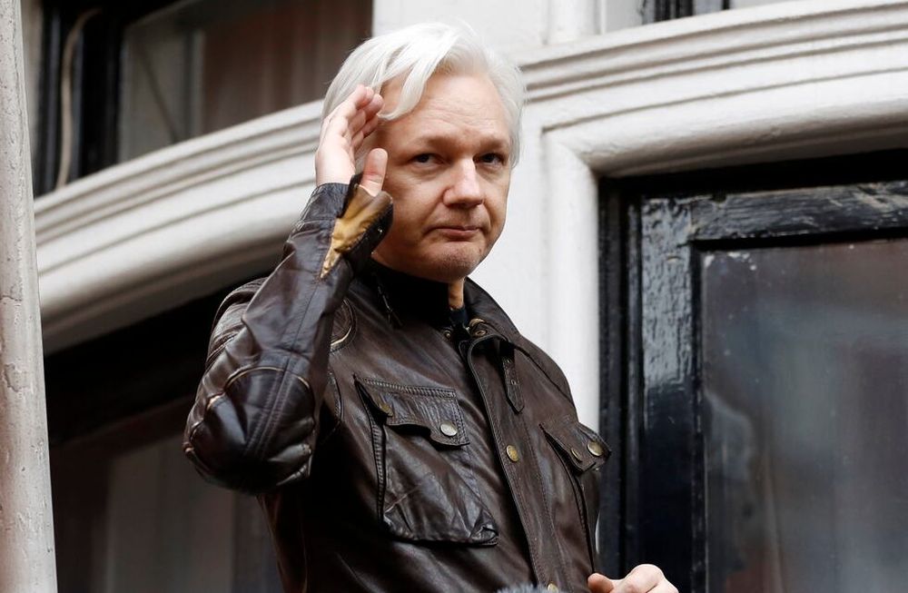 Ecuador dejó incomunicado a Assange