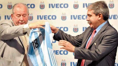 Un día como hoy de 2010: Grondona, incómodo con la prensa