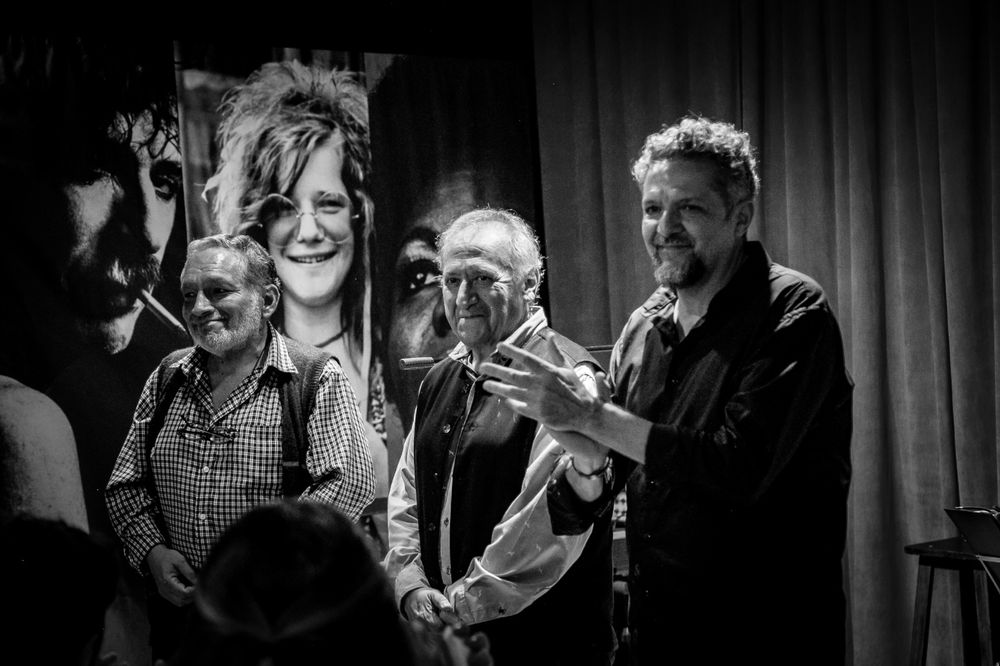 Vendaval es un espectáculo con poesía de Martín Echeverría y música de Quique Nomberto y Ricardo Riqueiro.