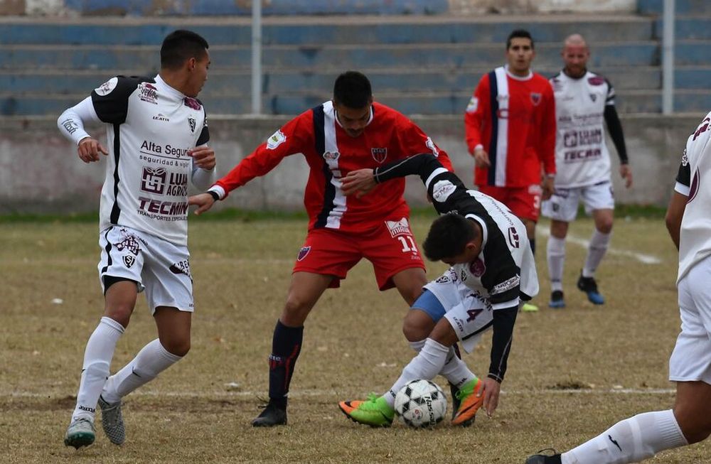 El Jarillero ganó y acecha al San Martín en la Liga Mendocina