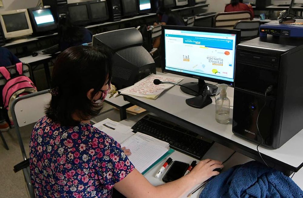 Se estima que unos 34.500 chicos tienen trayectorias débiles en la provincia y un número un poco menor tienen problemas de conectividad. Foto: Orlando Pelichotti / Los Andes.