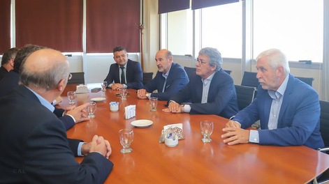 Los titulares de las carteras productivas de San Juan, Gustavo Fernández, y Mendoza, Rodolfo Vargas Arizu se reunieron en San Juan | Gobierno de Mendoza