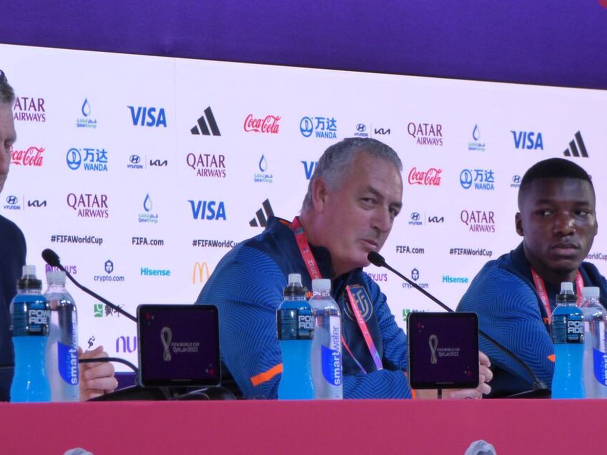El entrenador de Ecuador brindó una interesante charla antes del debut mundialista de mañana. / Diego Bautista