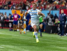 Rugby. Santino Zangara corre con la guinda fue uno de los puntos altos de la Selección Argentina en el primer día de competencia en la ciudad de Nueva York. Rugby. Santino Zangara corre con la guinda fue uno de los puntos altos de la Selección Argentina en el primer día de competencia en la ciudad de Nueva York.