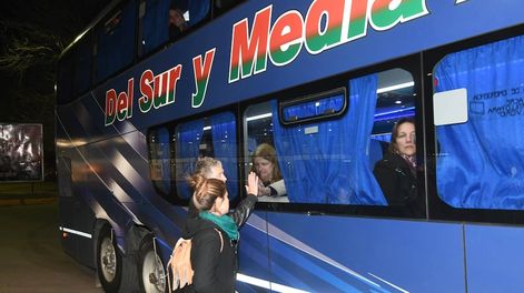 Los Andes | El mes de diciembre alberga fiestas y celebraciones, es de esperar que la alegría ocupe un lugar de privilegio en cada hogar, pero fueron meses duros y mostrarse despreocupados en medio del desconcierto y la nostalgia se vuelve inverosímil.