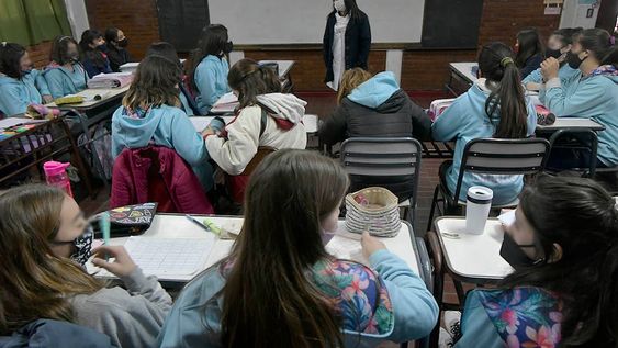 Presencialidad total: volvieron los chicos de toda la primaria a las escuelas de Mendoza. Séptimo grado de la Escuela Patricias mendocinas.