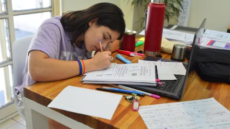 Relanzan los créditos en el Banco ciudad para estudiantes universitarios o graduados. Archivo