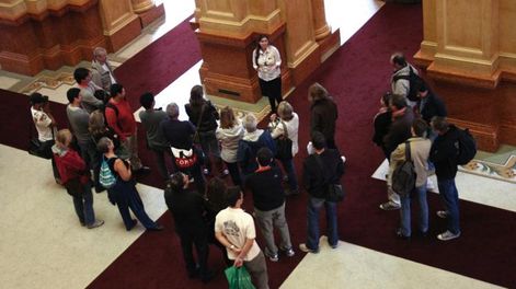 Visitas guiadas al Teatro Colón, a un paso del escándalo