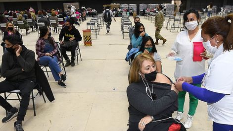 Los Andes | Desde la DGE señalaron que los docentes que trabajan en el área metropolitana, a excepción de Lavalle, deberán concurrir al estadio Arena Aconcagua.