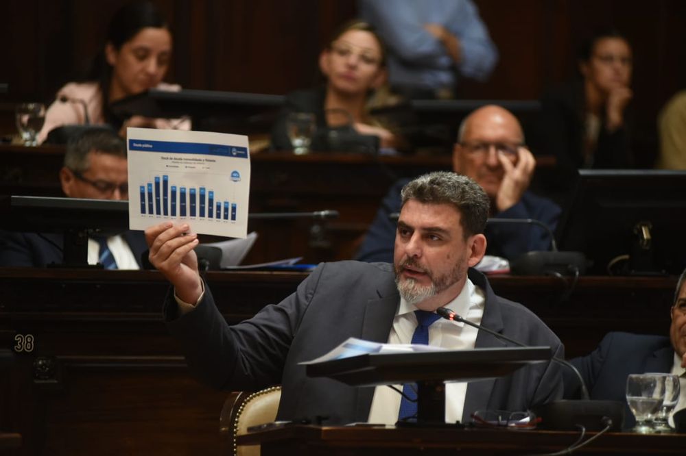 El senador provincial de Cambia Mendoza, Martin Kerchner, durante el tratamiento del Presupuesto 2026.