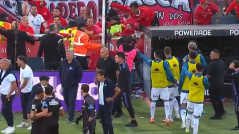 Incidentes entre hinchas de Independiente de Avellaneda y el banco de Racing Club