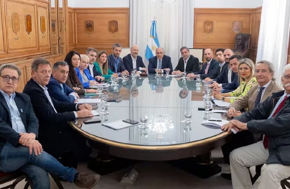 Reunión encabezada por Francos y Sturzenegger con los diputados oficialistas y aliados (Gentileza)