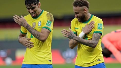 El seleccionado brasileño mantiene su liderazgo tras vencer por 2-0 a Ecuador./AP