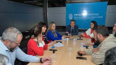 Equipos directivos de todos los niveles y modalidades de Mendoza piden que su situación se contemple en la reunión paritaria entre el Gobierno y el Sute. Foto: Prensa Sute