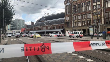 Ámsterdam: un sujeto ataca a varias personas con un cuchillo