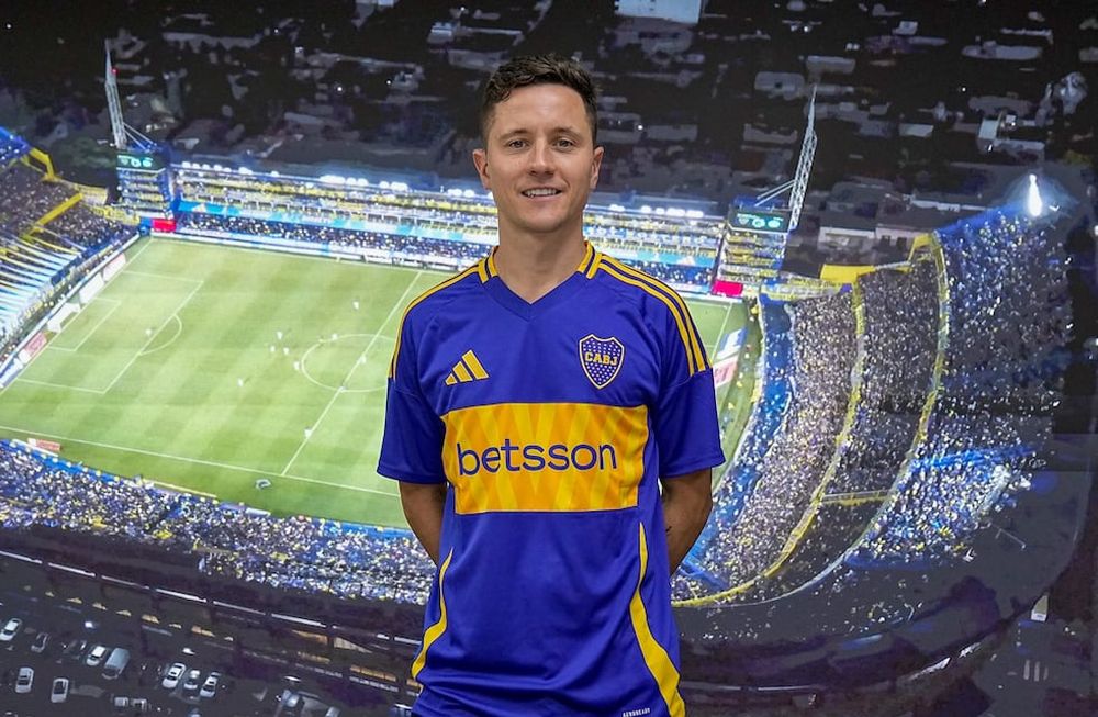 Herrera posó con la camiseta de Boca, y ya se sumó a las prácticas /Foto: Boca Juniors