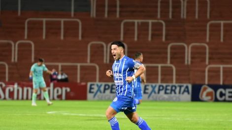 Los Andes | Golazo de Salomón Rodriguez y festeja todo el mundo Bodeguero. El Expreso necesita ganar en forma urgente. / Mariana Villa ( Los Andes)