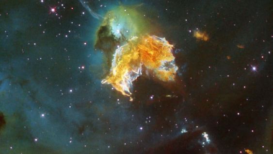 La imagen que ha dejado una supernova se produjo tras la violenta explosión que produce una estrella el implosionar por su propio peso al final de su vida.