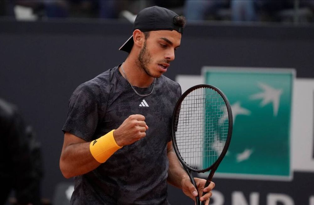 Francisco Cer&uacute;ndolo se meti&oacute; entre los mejores del Masters 1000 de Indian Wells. (AP)