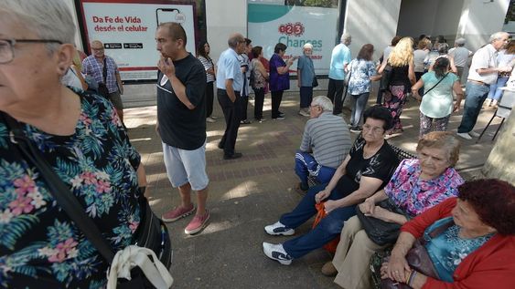 Anses: qué hacer si no cobraste el bono de jubilados o te descontaron una parte