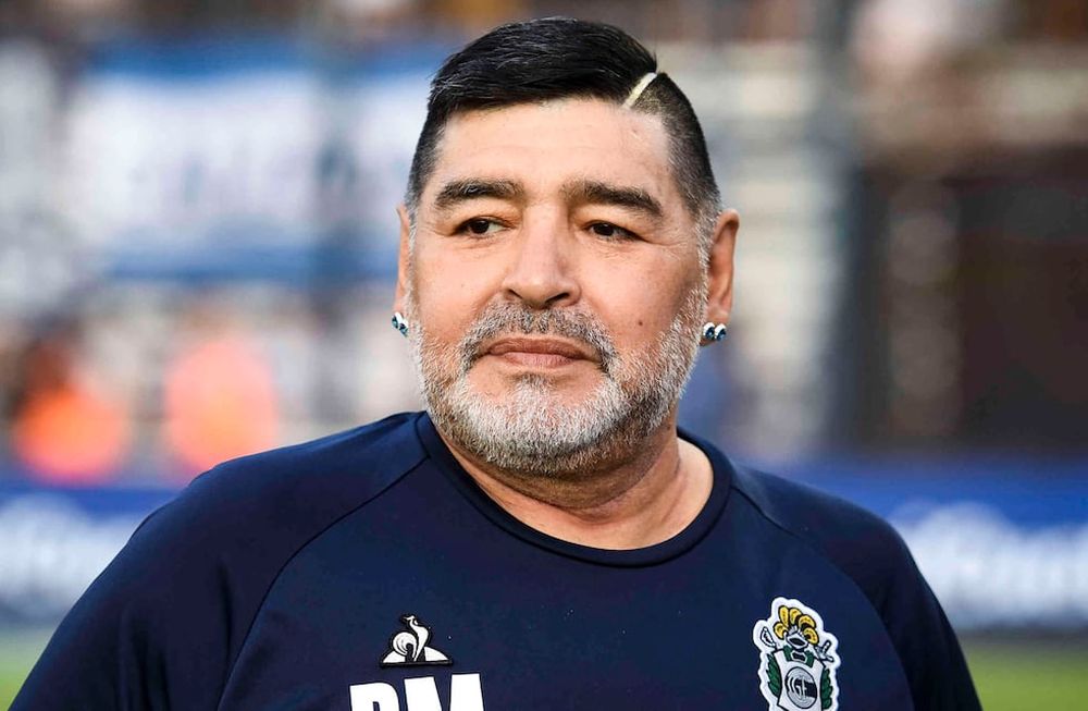 La muerte del astro del fútbol sigue dejando nuevos capítulos que involucran a su entorno médico.