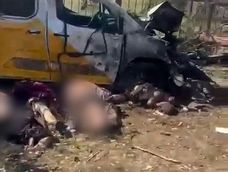 Volodímir Zelenski, denunció este martes un ataque aéreo ruso en la localidad rural de Yarova, en la región de Donetsk, que impactó directamente contra civiles.